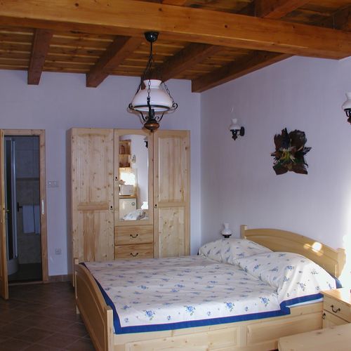 Camera dubla studio la parter (se poate solicita pat suplimentar)