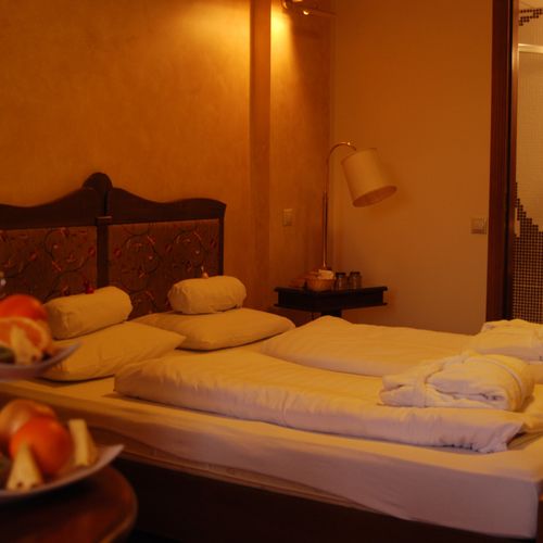 Deluxe 3-Room Family Suite for 5 Persons