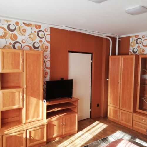 Camera tripla family la parter