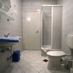 Kertre néző fürdőszobás négyágyas szoba