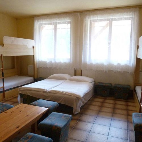 10-Bett-Zimmer (Zusatzbett möglich)