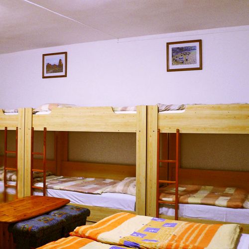 12-Bett-Zimmer (Zusatzbett möglich)