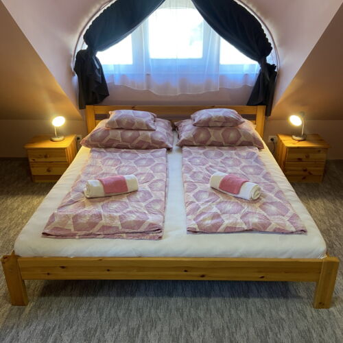 Dreibettzimmer mit Lcd/Plazma Tv und Dusche