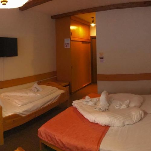 Camera tripla standard cu balcon