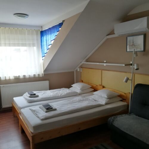Standard Upstairs Twin Room (extra bed available)