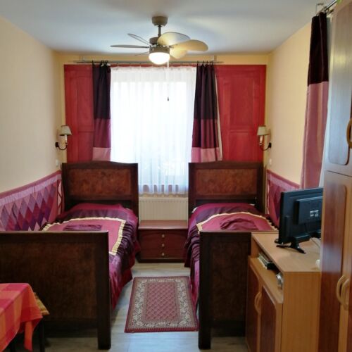 Pokoj pro 2 os. s výhledem na hrad na přízemí