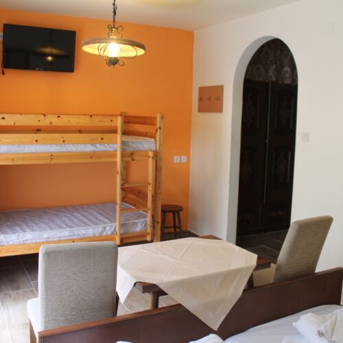 Vierbettzimmer Obergeschoss mit Balkon