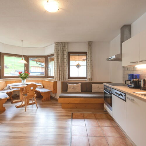 Apartament cu balcon cu bucătărie proprie cu 2 camere pentru 4 pers.