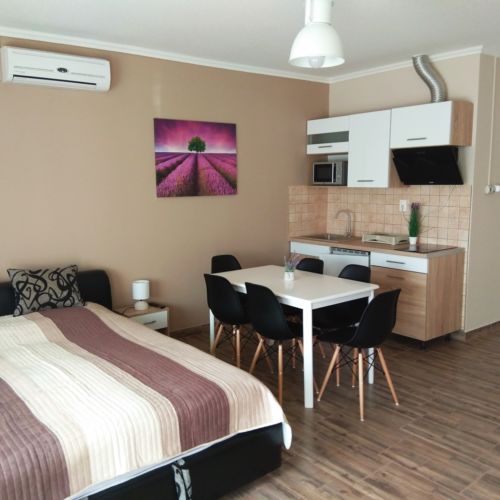 Rodinný Apartman pro 5 os. se 2 ložnicemi na poschodí