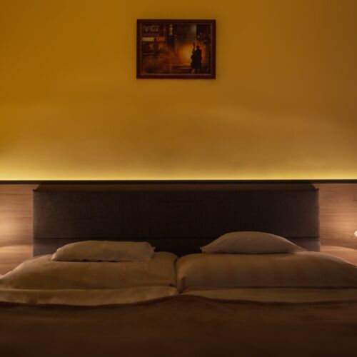 Camera tripla standard la etaj