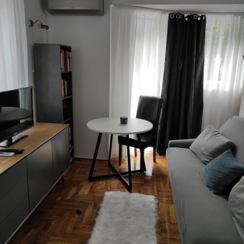 Suita lux la parter cu 2 camere pentru 3 pers.