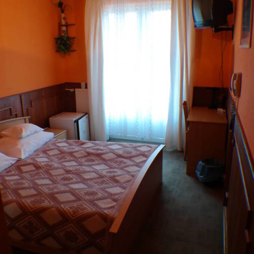 Erdgeschosses Doppelzimmer mit Balkon