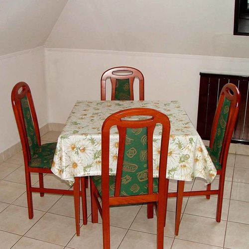 Apartament family la mansardă cu 3 camere pentru 9 pers.