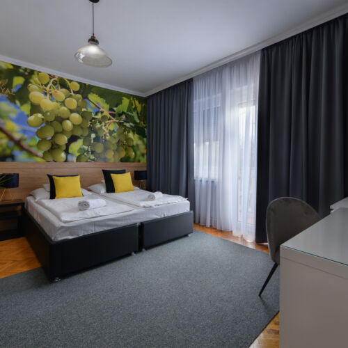 Camera tripla cu aer condiționat