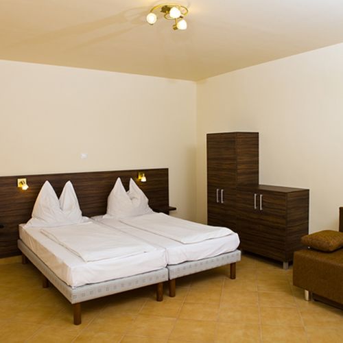 Standard Yard View Twin Room (extra beds available)