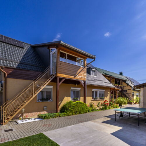 Apartman s vanou s klimatizací pro 6 os. se 3 ložnicemi (s možností přistýlky)