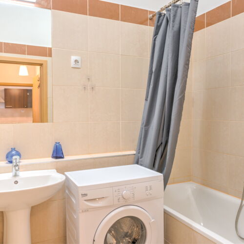 Apartament standard la etaj cu 2 camere pentru 6 pers.