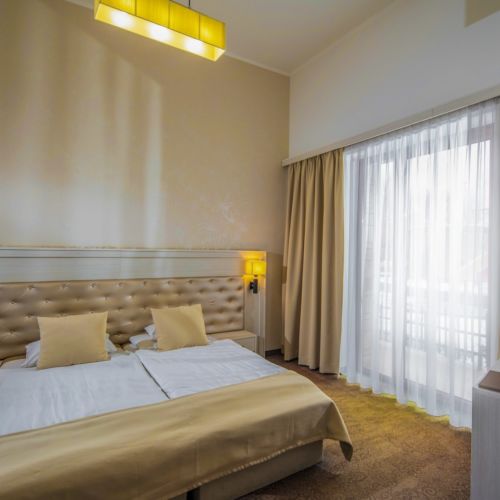 Suita superior la parter cu 2 camere pentru 4 pers. (se poate solicita pat suplimentar)