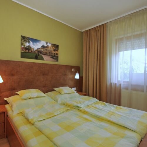 Rodinný Apartman s manželskou postelí s 1 ložnicí na přízemí