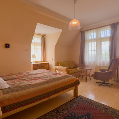 1-Zimmer-Apartment für 2 Personen mit Balkon und Eigener Küche (Zusatzbett möglich)