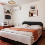 Apartament 3-osobowy z klimatyzacją "A" z 2 pomieszczeniami sypialnianymi (możliwa dostawka)