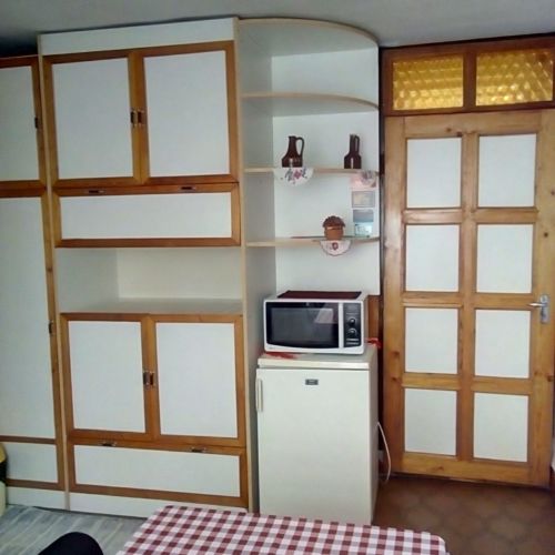 Apartament 4-osobowy na parterze z widokiem na las z 1 pomieszczeniem sypialnianym