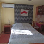 Apartmán s manželskou posteľou s 1 spálňou s výhľadom na dvor na poschodí