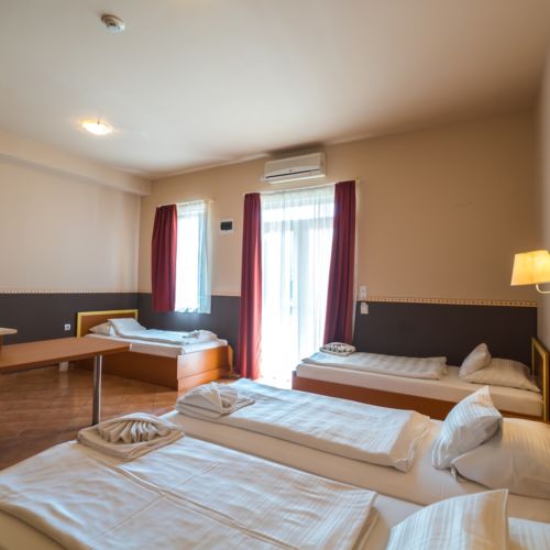 Pool Side Ground Floor 1-Room Apartment for 4 Persons