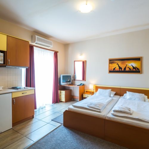 Upstairs 2-Room Balcony Apartment for 4 Persons