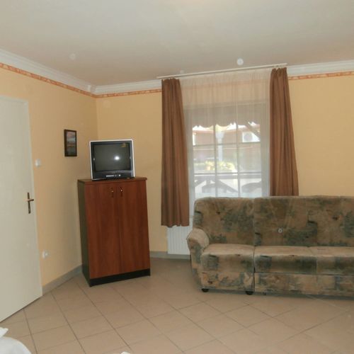 Apartament la parter b cu 2 camere pentru 4 pers.