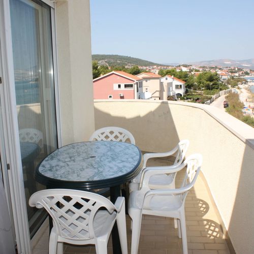 Apartament d-B21 cu vedere spre mare cu 3 camere pentru 6 pers.