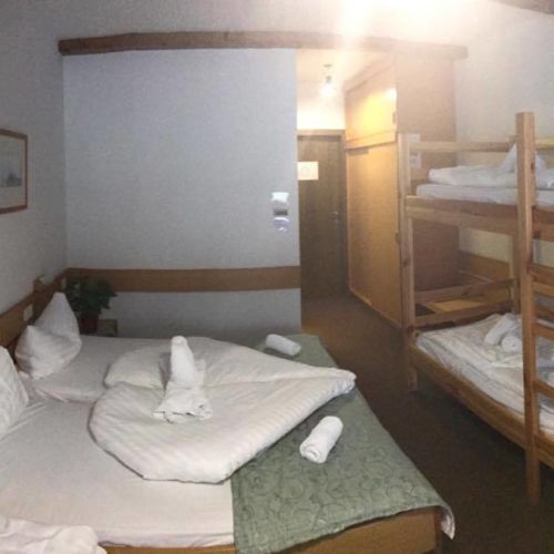 Camera cvadrupla family cu balcon