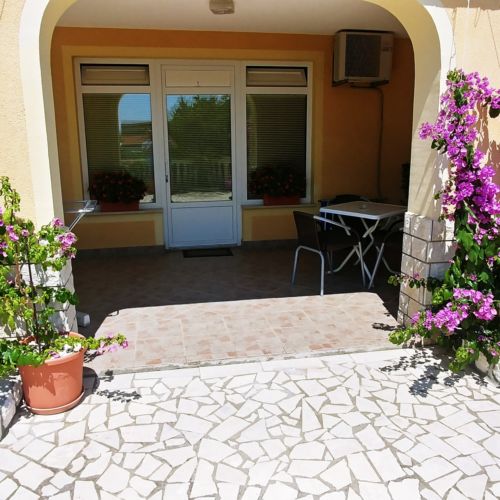 Prizemni Djelomičan pogled na jezero apartman za 2 osoba(e) sa 1 spavaće(om) sobe(om)