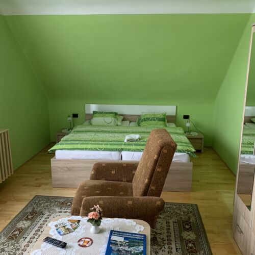 Pokoj s balkónem pro 4 os. v podkroví