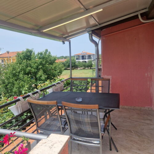 Apartament 5-osobowy na piętrze Plavi z 2 pomieszczeniami sypialnianymi