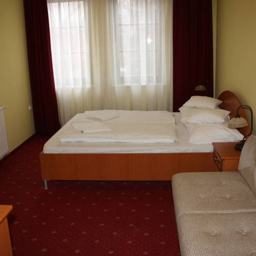 Camera dubla classic la etaj