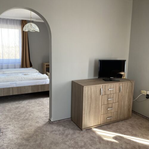 Na katu Sa kupaonicom apartman za 4 osoba(e) sa 2 spavaće(om) sobe(om)