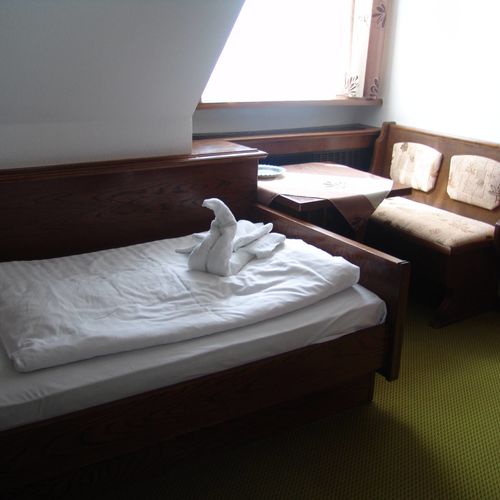 Camera single standard la etaj