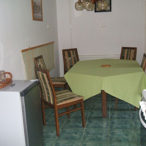 Apartament 5-osobowy na parterze z widokiem na ogród z 2 pomieszczeniami sypialnianymi