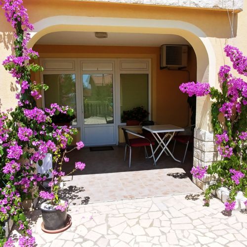 Prizemni Djelomičan pogled na jezero apartman za 2 osoba(e) sa 1 spavaće(om) sobe(om)