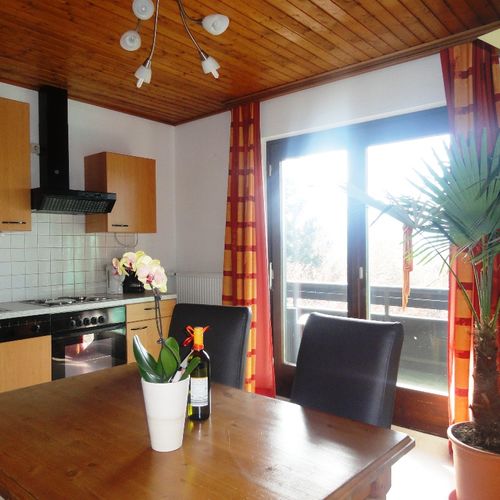 Apartament family cu balcon cu 3 camere pentru 6 pers. (se poate solicita pat suplimentar)