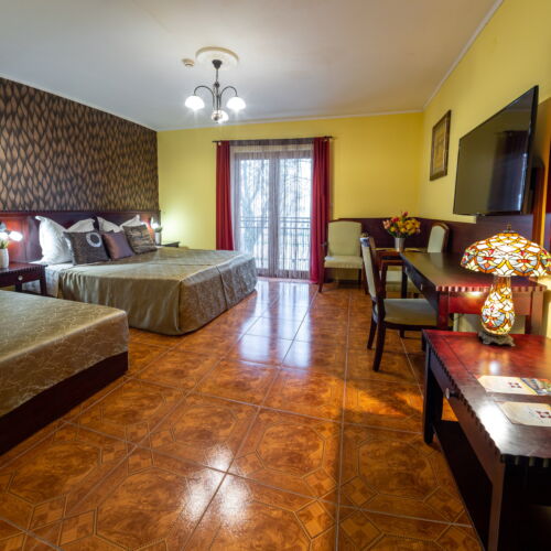 Camera dubla grand cu vedere spre lac