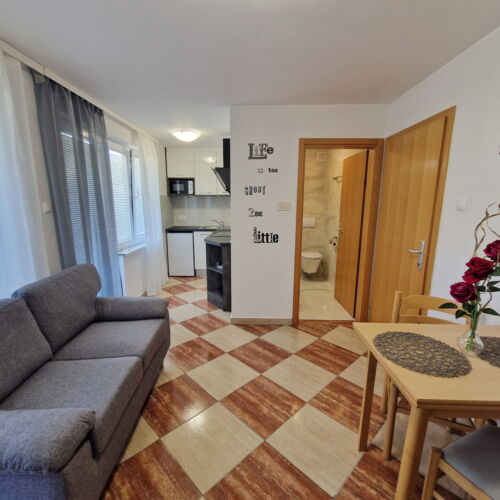 Standard Apartman s manželskou postelí s 1 ložnicí na poschodí