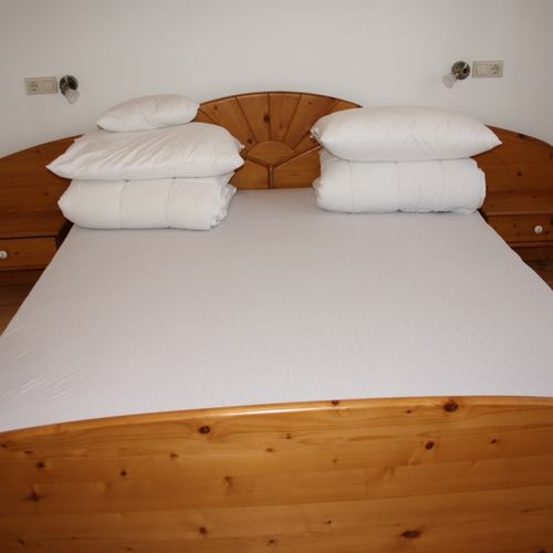 Apartament la parter cu baie cu 1 camera pentru 4 pers.