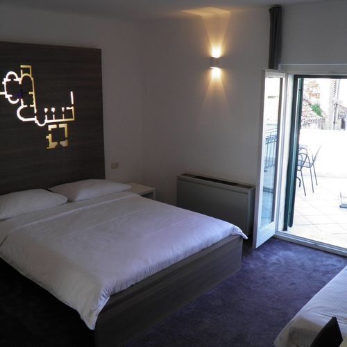 Pokoj s manželskou postelí