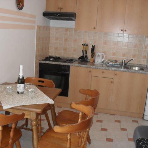 Upstairs 1-Room Apartment for 3 Persons 