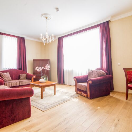 Castle 2-Room Suite for 4 Persons