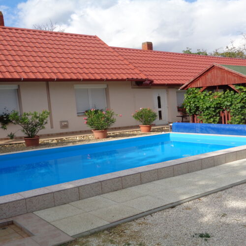 Ground Floor 1-Room Apartment for 2 Persons with Garden