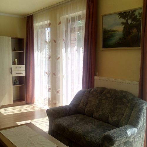 Apartament 4-osobowy na parterze z widokiem na ogród z 2 pomieszczeniami sypialnianymi