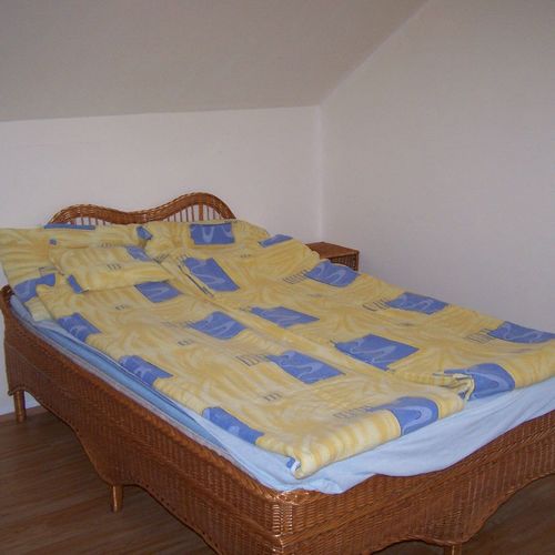 Dreibettzimmer Obergeschoss mit Klimaanlage (Zusatzbett möglich)